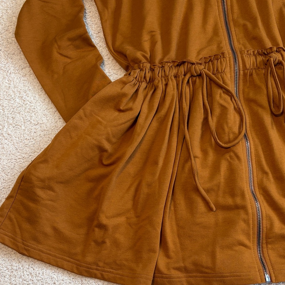 NWOT Betsey’s Boutique Hooded Tunic Sweatshirt with Drawstring Waist - Picture 3 of 4